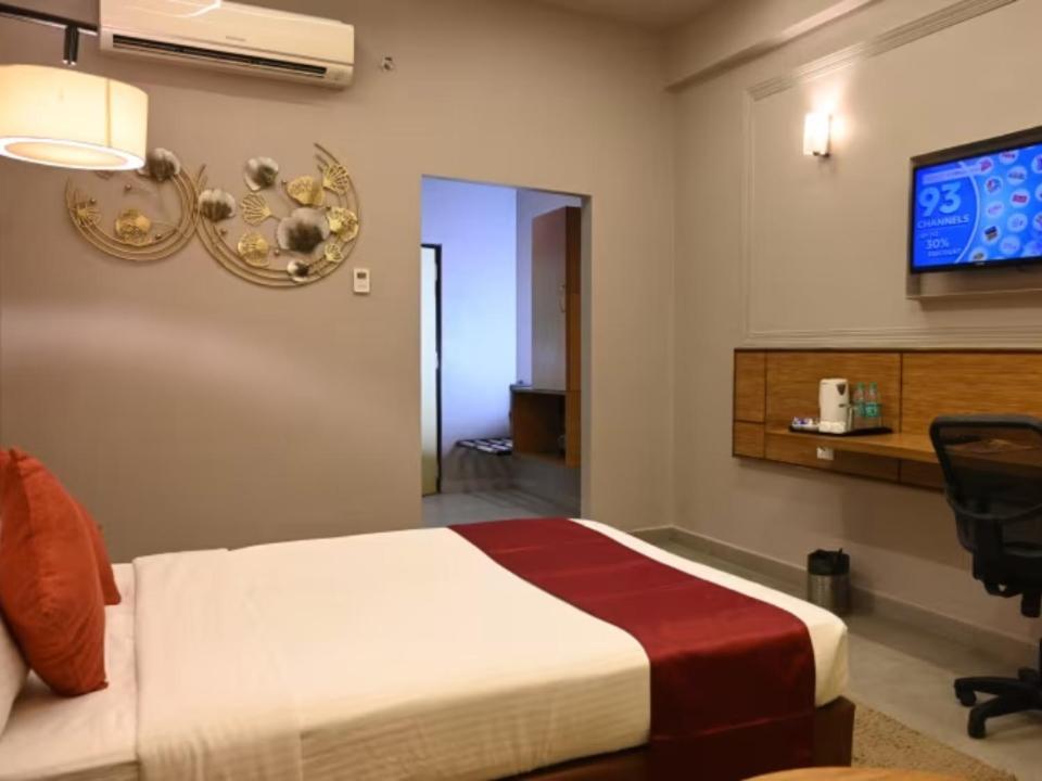 Max Hotels Аллахабад Экстерьер фото
